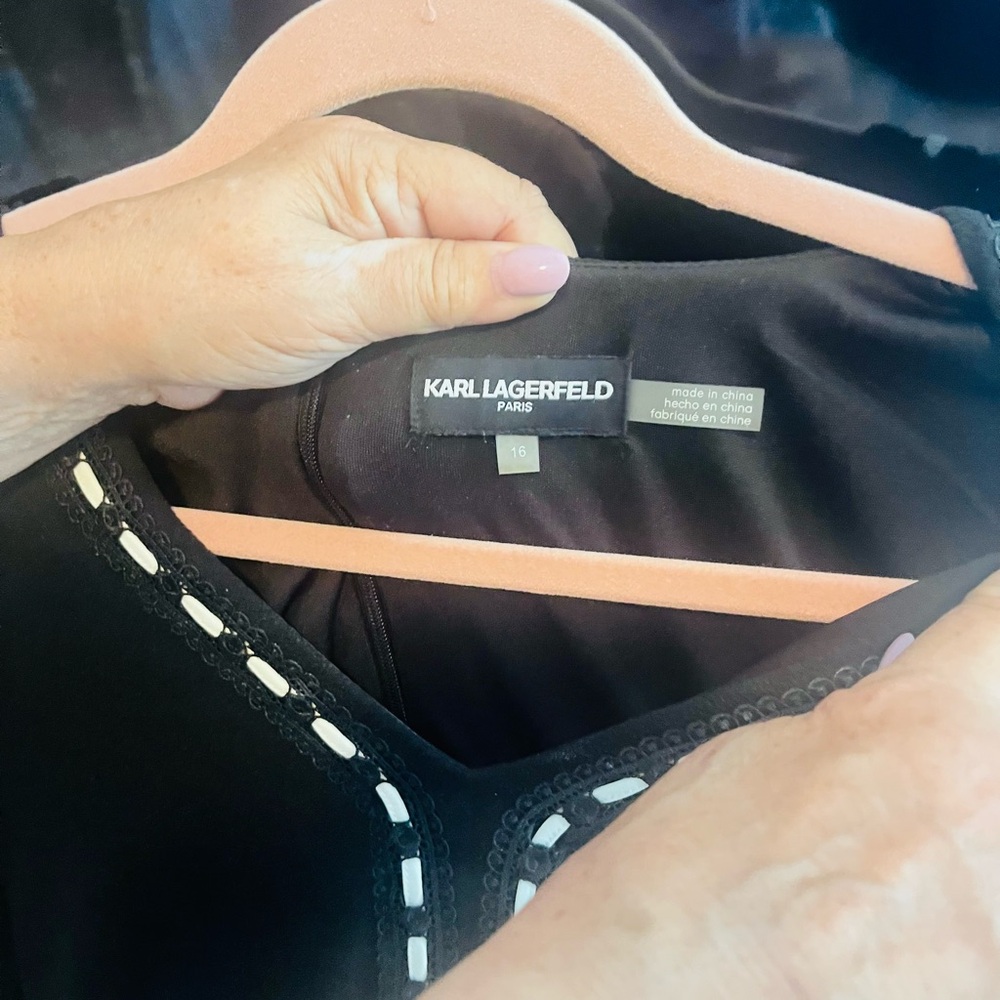 Karl Lagerfeld Black Sleeveless V-Neck Cocktail Dress